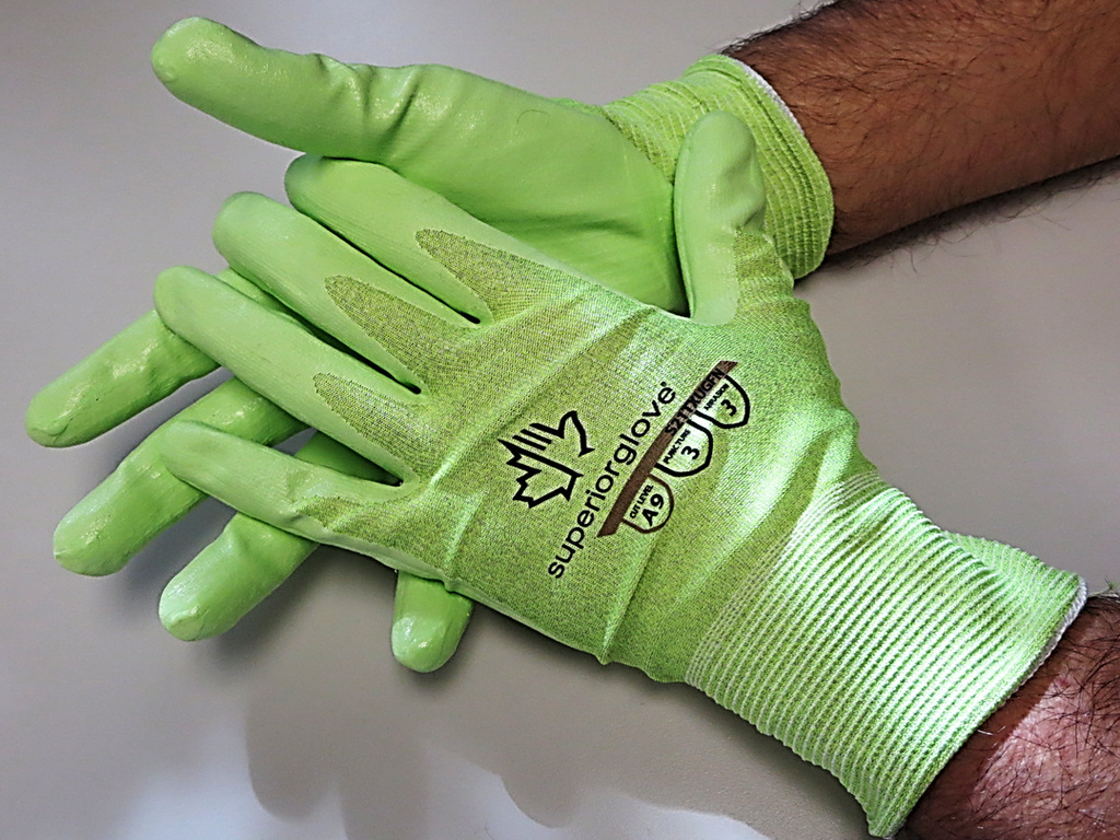 Superior Glove® TenActiv™ S21TXUGFN Hi-Vis Nitrile Coated Touchscreen A9 Extreme-Cut Gloves 